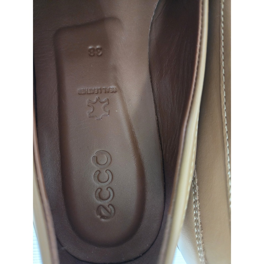 Elegant Leather Burgandy and Cream Loafers - Picture 7 of 10